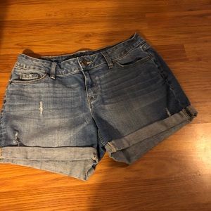 Ana denim shorts.